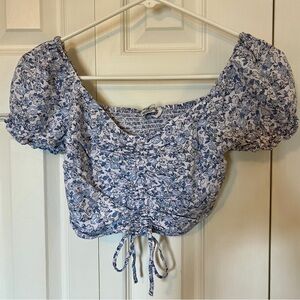 Hollister Cinch Crop Top with Puff Sleeves - size XS